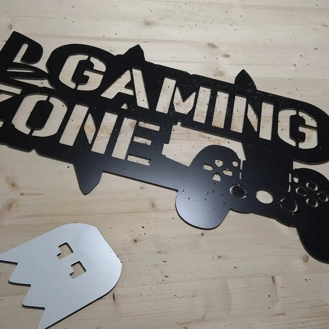 Lettres découpées « Gaming Zone » en décoration murale
